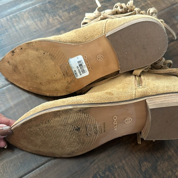 Super Cute Aldo Suede Fringe Booties Size 6.5 - Picture 4 of 6